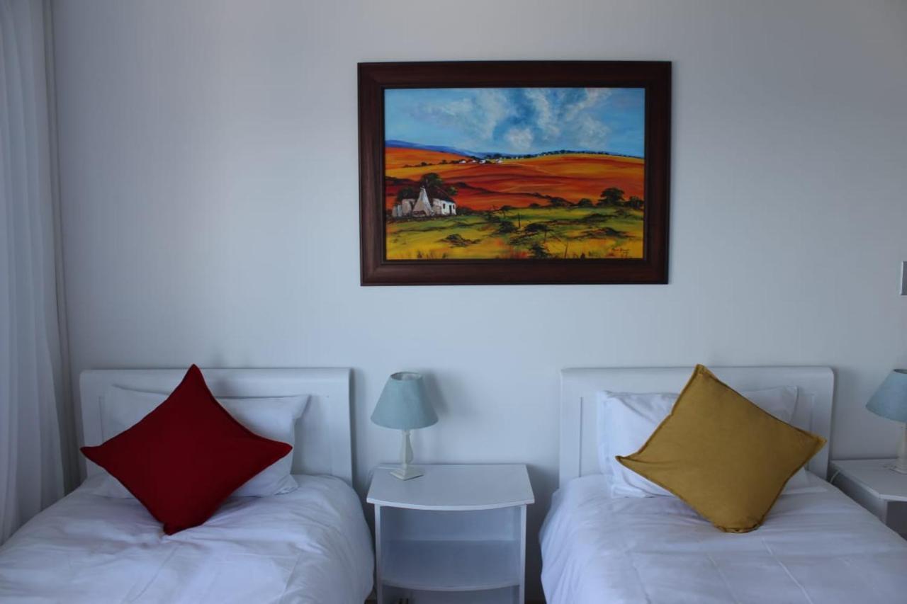Swept Away Guesthouse - No-Loadshedding Yzerfontein Dış mekan fotoğraf