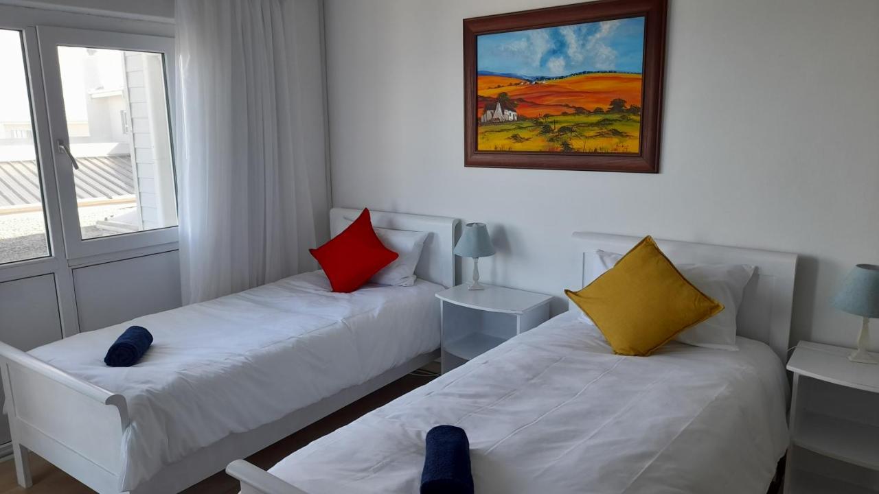 Swept Away Guesthouse - No-Loadshedding Yzerfontein Dış mekan fotoğraf