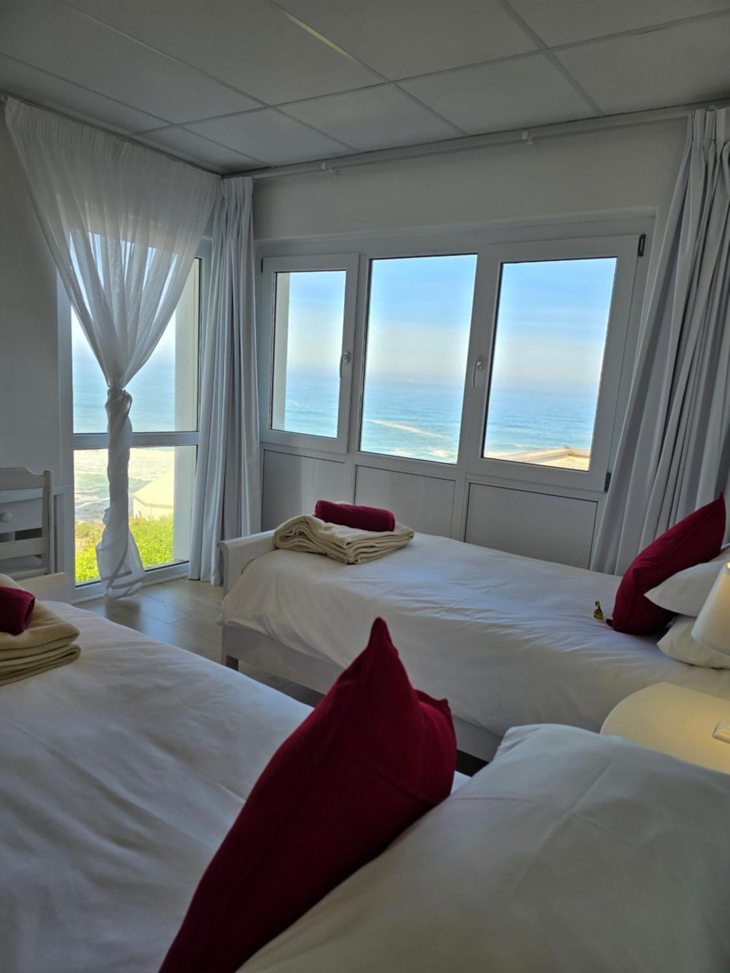Swept Away Guesthouse - No-Loadshedding Yzerfontein Dış mekan fotoğraf
